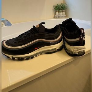 Air Max Men 8.5 women 9.5